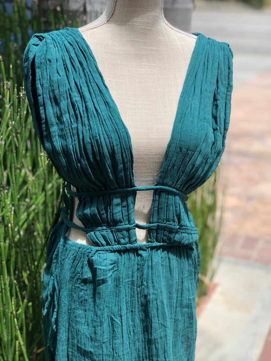 samantha beach dress Actress Samantha in a sky blue maxi dress for her upcoming movie  #bluemaxidress #samantharuthprabhu #abhimanyudu #irumbuthirai